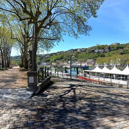 Guest house In Studio - Mini Studio Peniche Au Coeur De Lyon, Insolite Et Calme