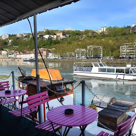 In Studio - Mini Studio Peniche Au Coeur De Lyon, Insolite Et Calme 게스트하우스